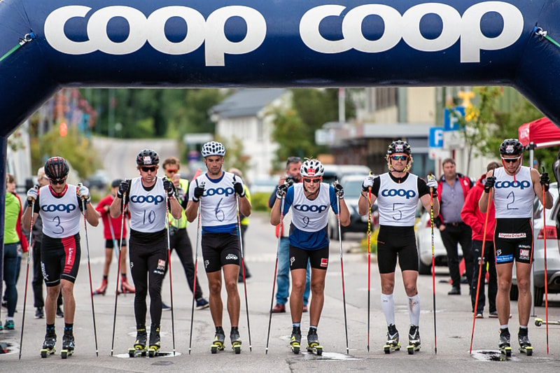 Mange kjente navn på startstreken under årets Coop Trysil Rulleskisprint. Foto: Hans Martin Nysæter/Destinasjon Trysil.